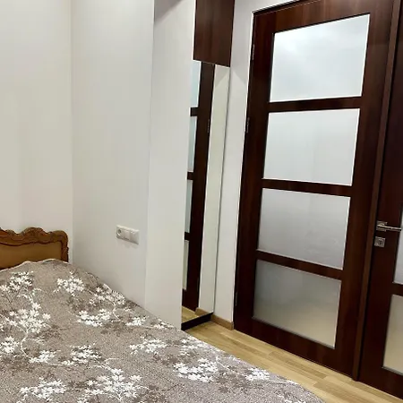 Newly-Renovated Comfortable Apartment Next To Metro Station Yerevan Exterior photo