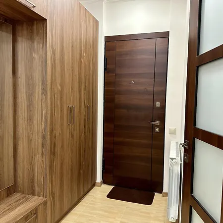 Newly-Renovated Comfortable Apartment Next To Metro Station Yerevan Exterior photo
